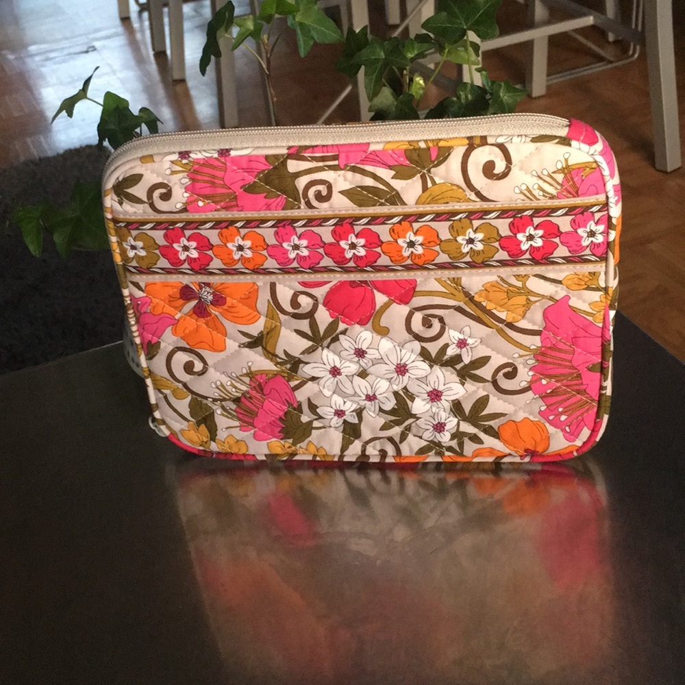 Vera Bradley/ IPAD Case/ Tea Garden 2011-12/